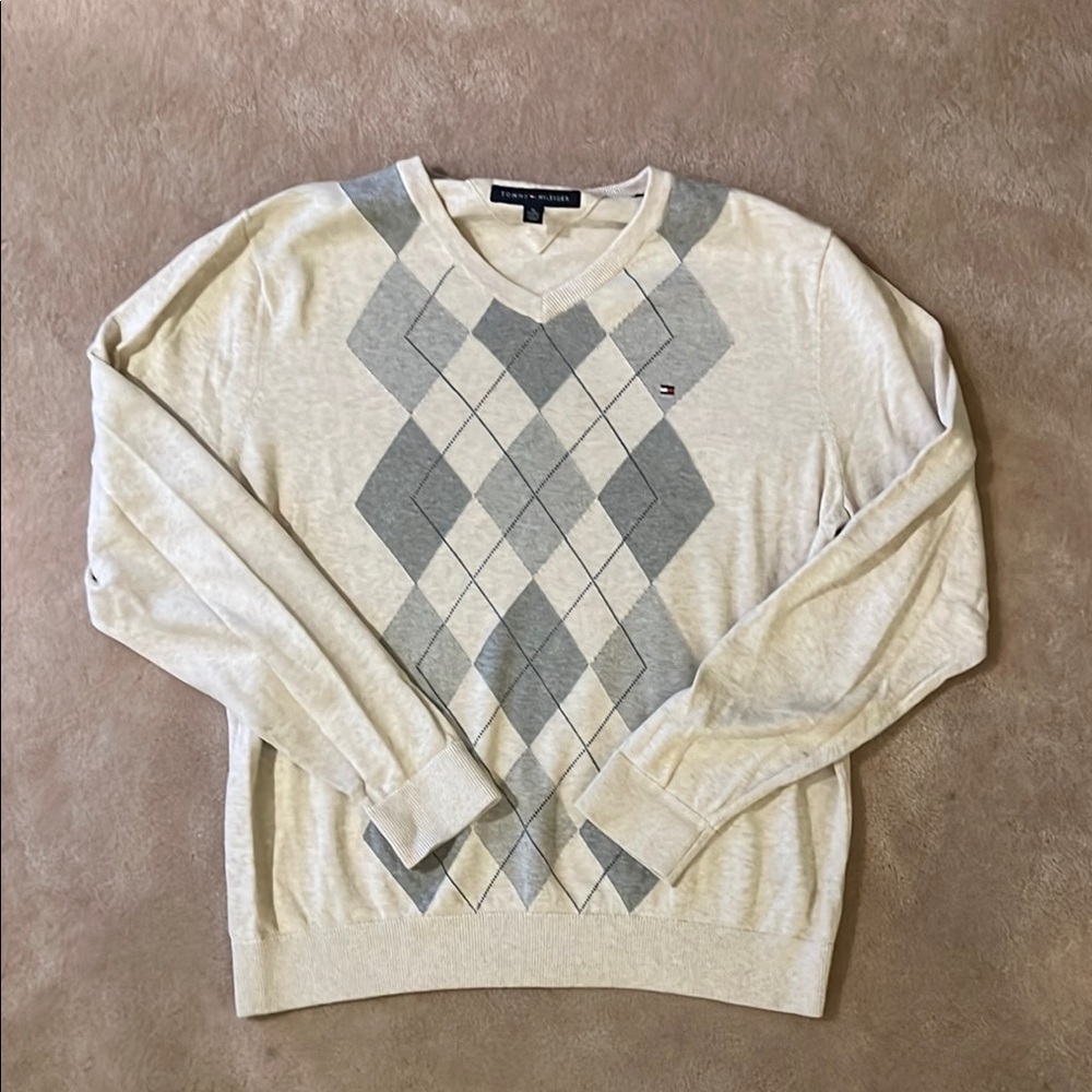 Tommy Hilfiger Men's Gray Argyle Sweater